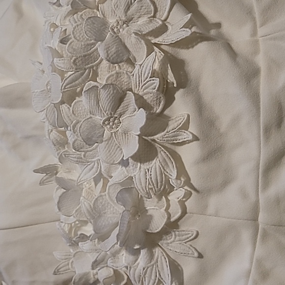 LULU'S IVORY FLORAL EMBROIDERED MAXI DRESS SMALL - Picture 7 of 7